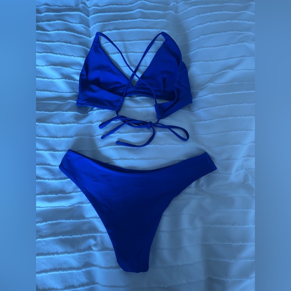 blue bikini - Picture 2 of 2